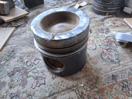 Large engine piston - large,