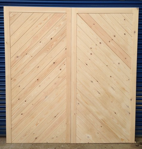 Wooden chevron side hung - wooden,